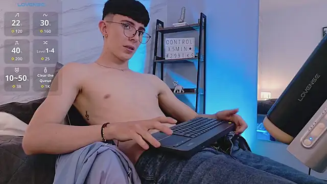 mathias_saenz's Live XXX Chat