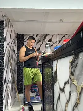 Paul22cm-'s Live XXX Chat