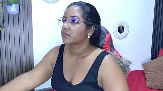 Slutty_Vicky élő XXX-chatje