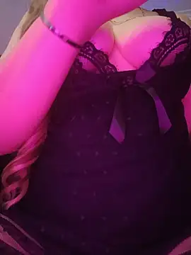 Quenn_Chiraz_Squirt Adlı Modelin Web Kamerası Şovu
