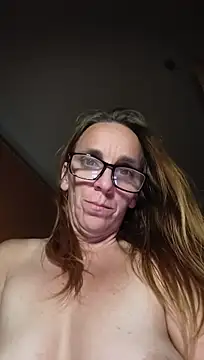 Dettybitch40 live XXX chat