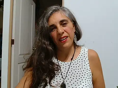 Pretty_Latina76's Live XXX Chat