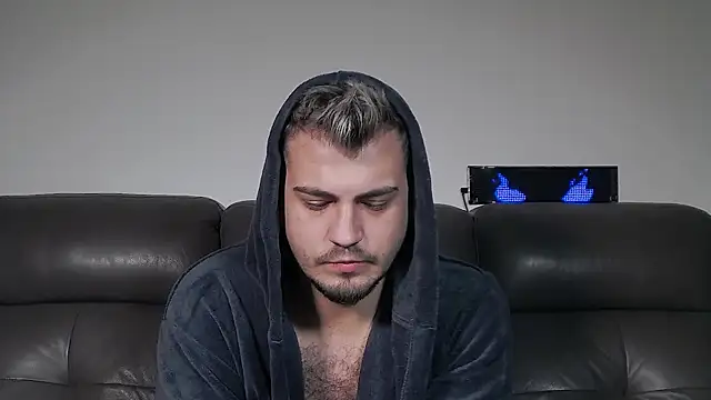 צ'אט XXX בשידור חי של CrazyDom1