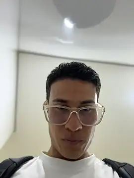 Chat XXX ao vivo de TavoHot_