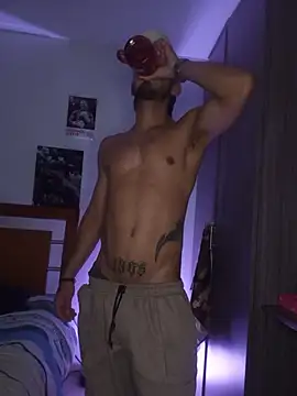 Taylor_DiamondBoy live XXX chat