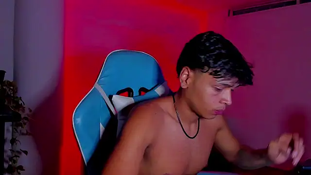 XXX chat uživo modela Alejo_montenegro