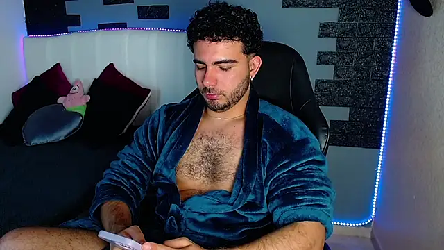 adamhairy Adlı Modelin Canlı XXX Sohbeti
