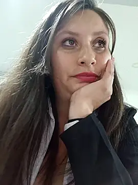 LIA--23 élő XXX-chatje
