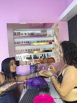 XXX chat uživo modela Nails_Lucia