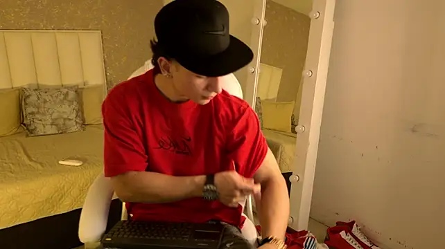 צ'אט XXX בשידור חי של JordanMiller_