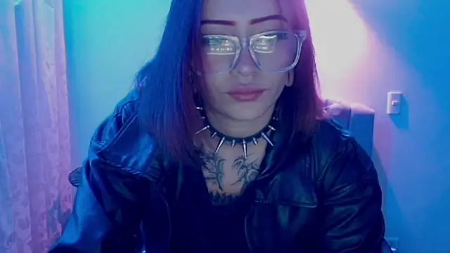 Victoria-Moon's Live XXX Chat