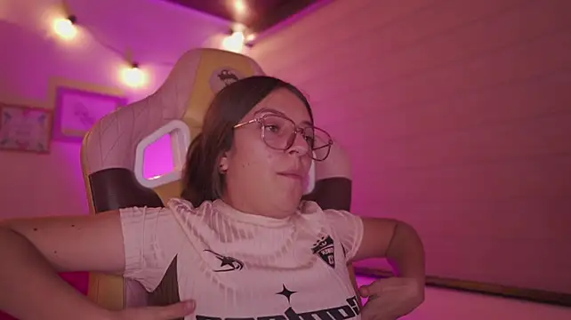 Chat +18 de milly_kenner ao vivo