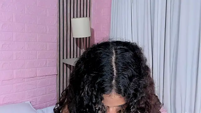 Tyra_pettite - SQUIRT AND CUM