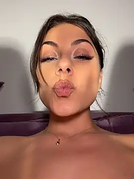 AvaBabyGirl live XXX chat