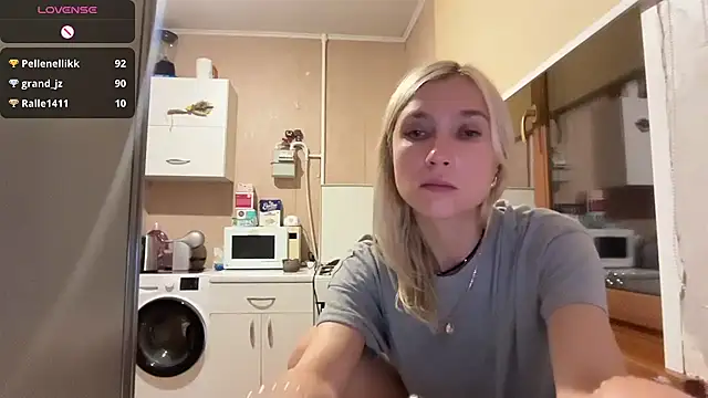 AngelJeni Chat XXX in diretta