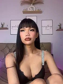 دردشة StarLovee الجنسية المباشرة