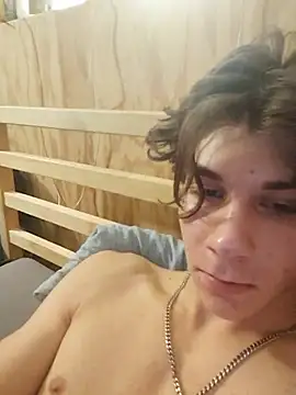 EmoWhiteBoy18 webcam show