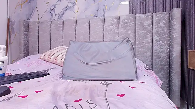 Živý XXX chat timkerbell_