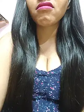 XXX chat uživo modela Sharvari-Wagh