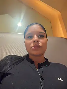 Elara_Luxe Chat XXX in diretta