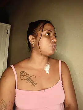 Chat XXX en directo de Giselabrunette25