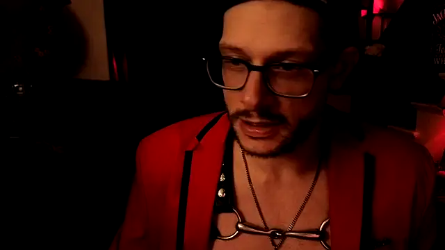 دردشة MasterDaddyCool الجنسية المباشرة