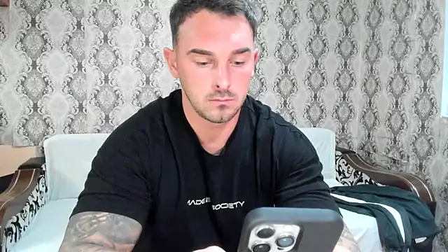 Chatroom XXX en direct de Jonmusclemaster