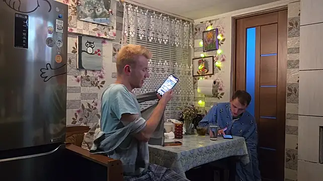 Vuitton XXX чат на живо