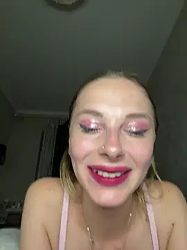 Shy_Little_Mia's Live XXX Chat