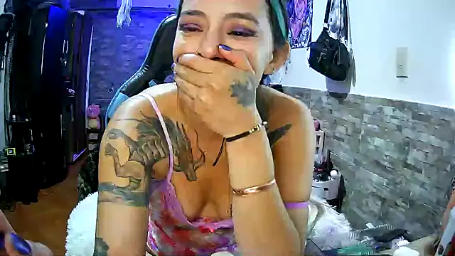 Chatroom XXX en direct de AngelaQueen_