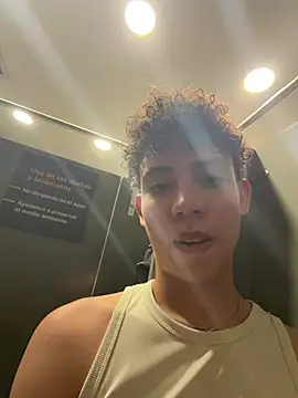 yoursexyjose Live XXX-Chat