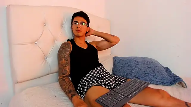Онлайн чат XXX Caramelo_Bryan