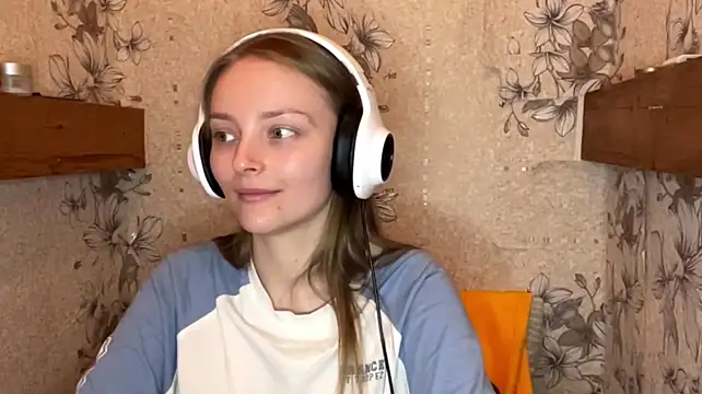 EmyMiu - Warm me up a bit