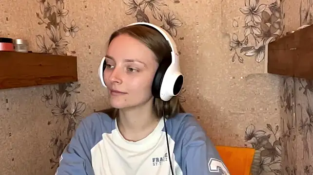 EmyMiu – Naživo XXX chat