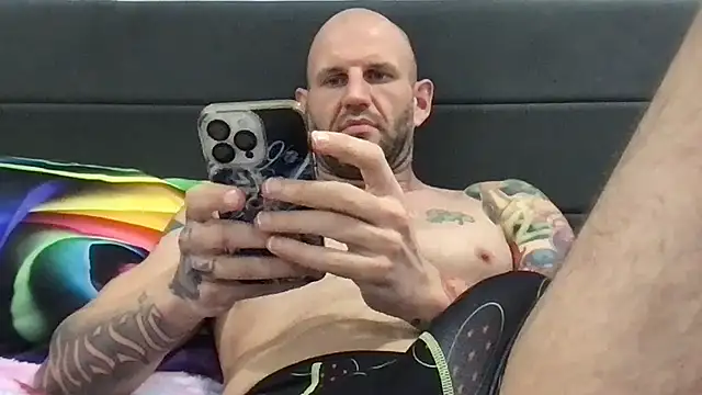 XXX chat uživo modela brianomally