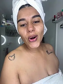 Busty_ass_girl - Flash pussy