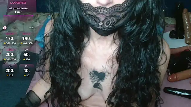 Yllmira Chat XXX live
