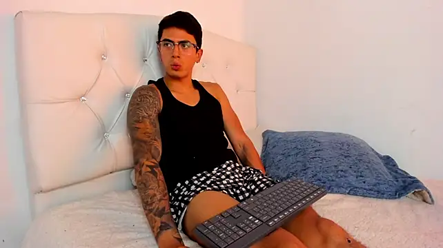 Caramelo_Bryan Live XXX Chat