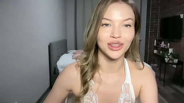 EmmyMills – Naživo XXX chat