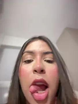 Mary_ivett live XXX chat