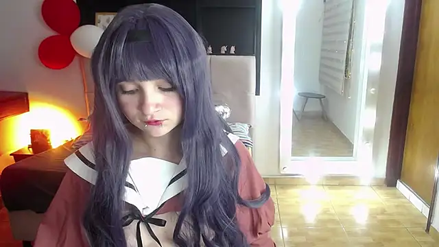 _Charlotte_Collins_'s Live XXX Chat