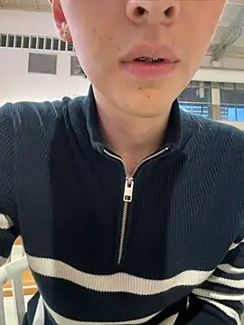 Liam_Moss Adlı Modelin Canlı XXX Sohbeti