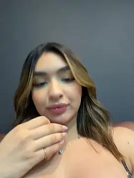 Jenn_fit - FUCK ME UNDER THE SHOWCASE☕