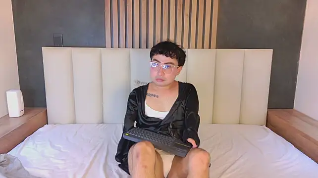 XXX chat uživo modela Sam_Velvett