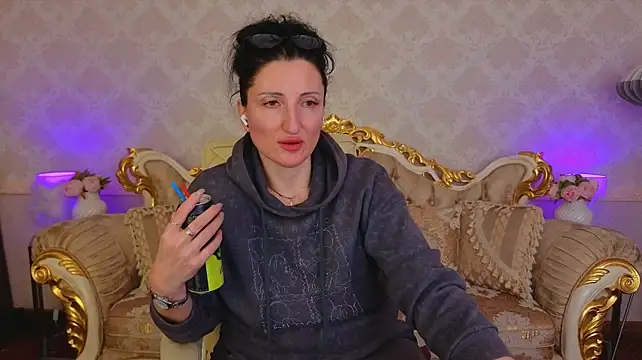 دردشة MissRossi الجنسية المباشرة