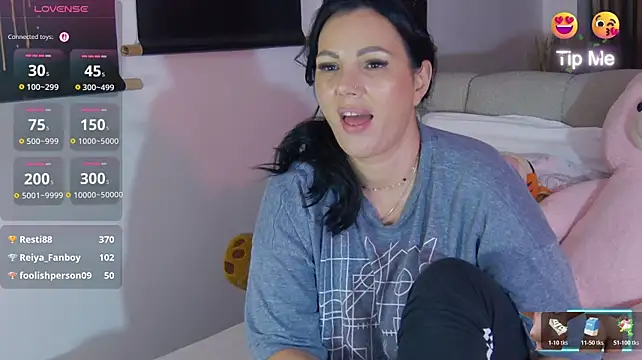 ReiyaRey Chat XXX in diretta