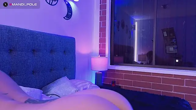 mandi4pole_ Chat XXX live