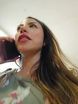 Karen_San_Miguel - Flash tits in mall + sent hot video 😈
