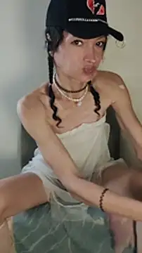Tselka live XXX chat