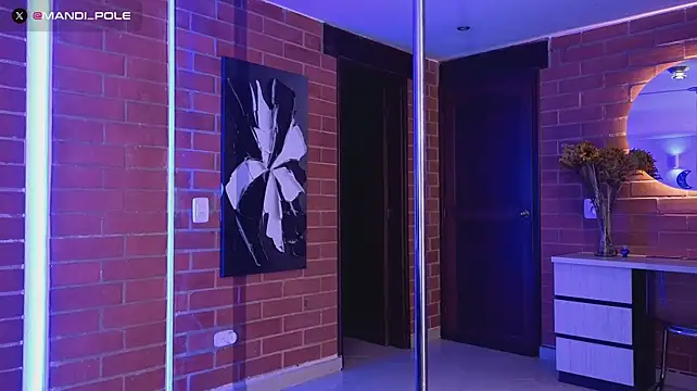 mandi4pole_のライブXXXチャット
